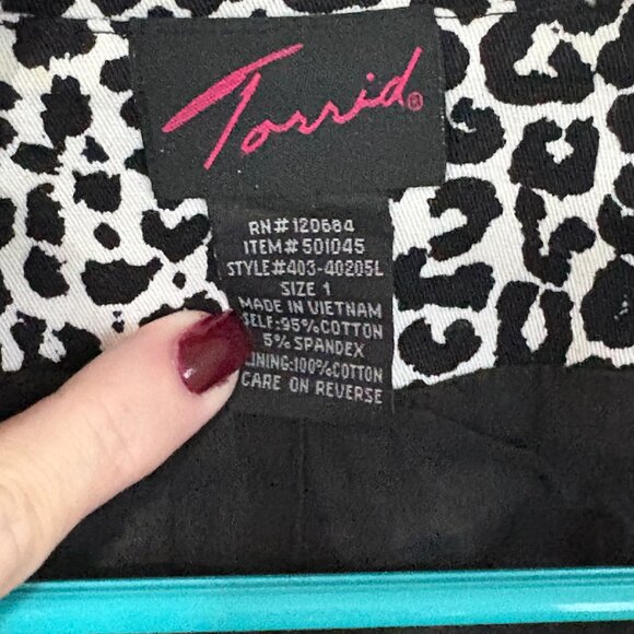 Torrid Cropped Leopard Print Jacket - Picture 2 of 2